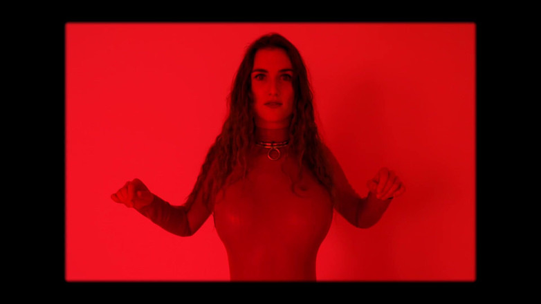 Piper Blush: Red Latex Vid