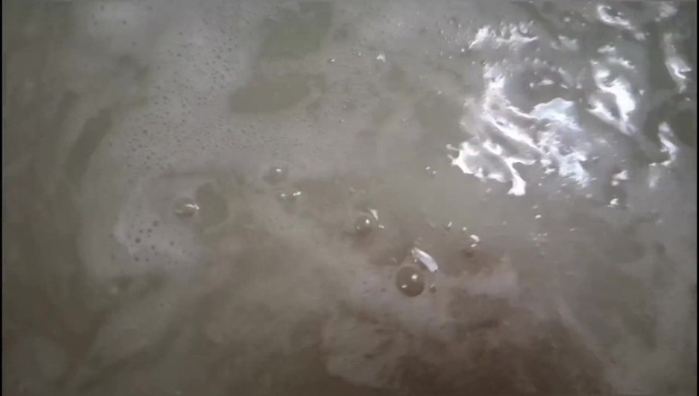 Erotic Tanya: Easter gift - underwater farts