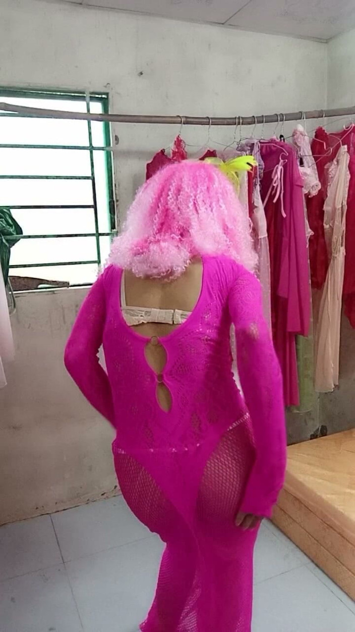 nguyen dang thien tri: Oanh Le Transgender Wearing a Sexy Dress to Take a...