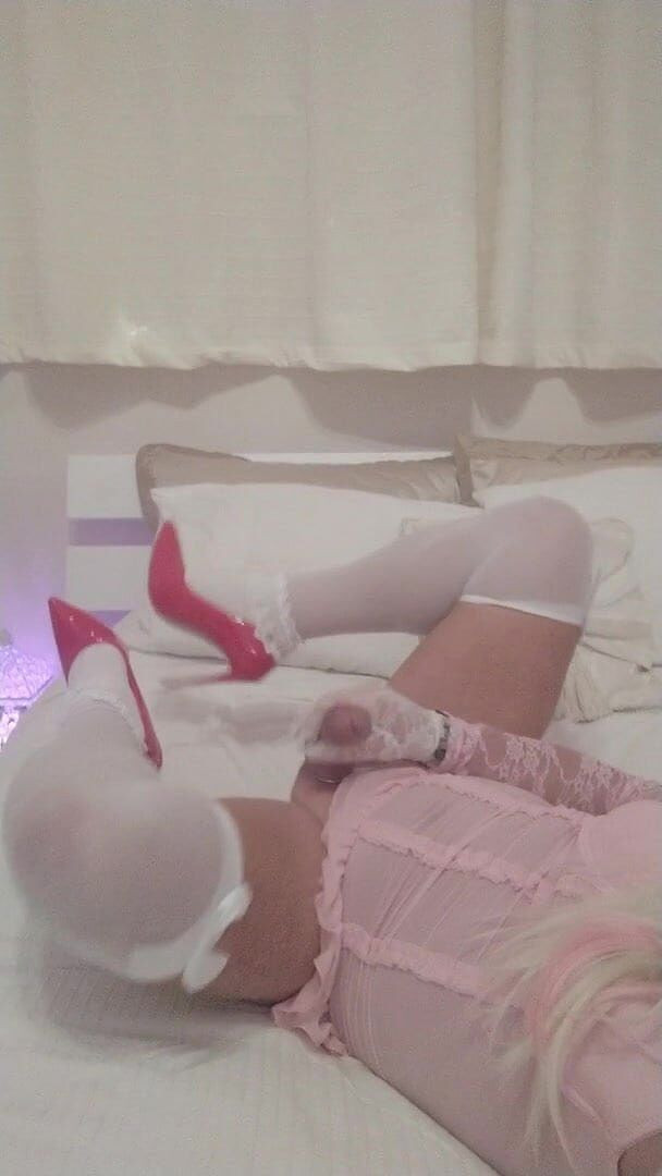 Emma Browne: Transsexuală jucând un joc solo