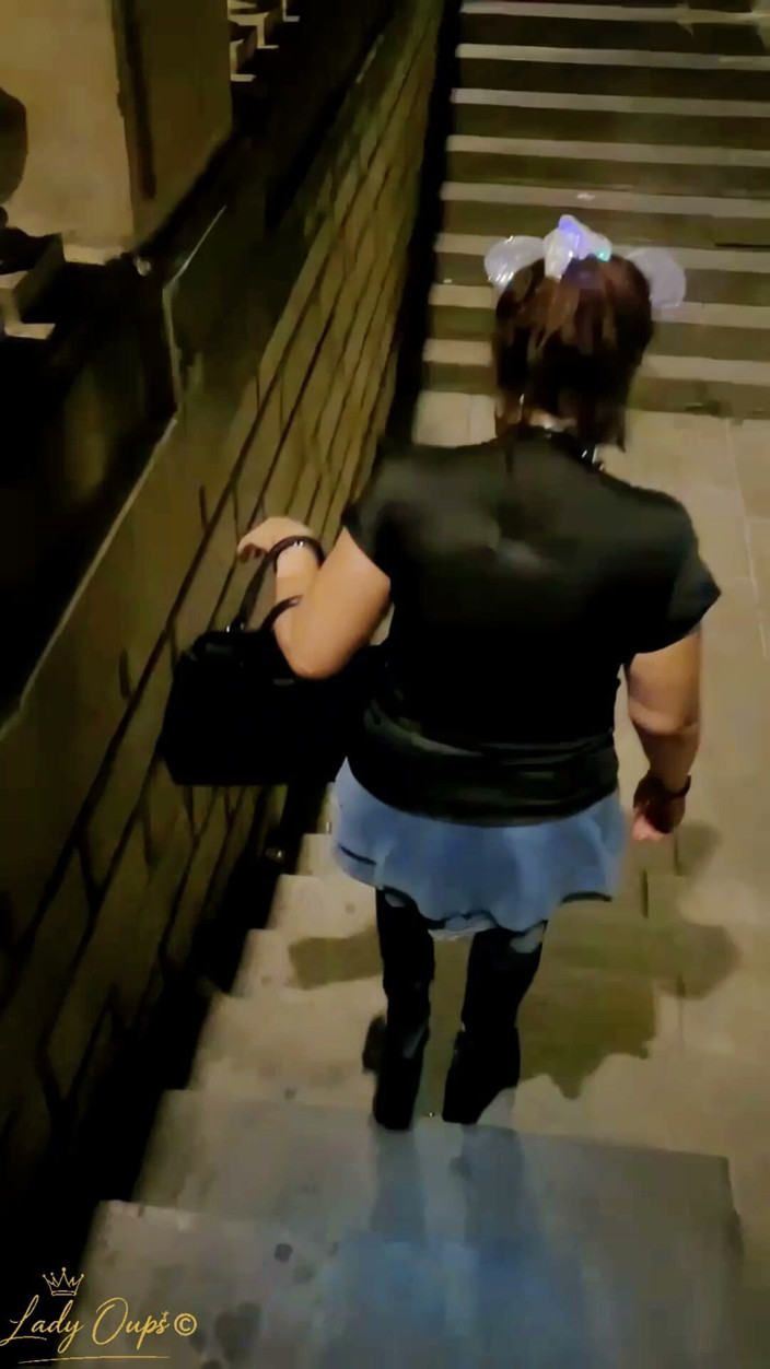 Lady Oups: I’m Walking Around Paris in a Micro Skirt with an...