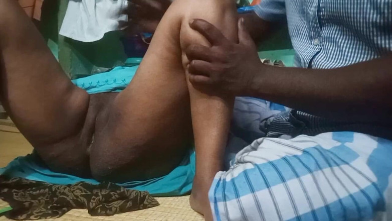 Priyanka314: Une femme au foyer tamoule avec un étudiant