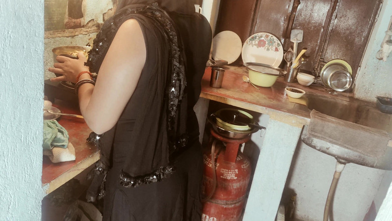 Soniya1997: Cazzo duro di musulmano india mentre cucina vero audio hindi