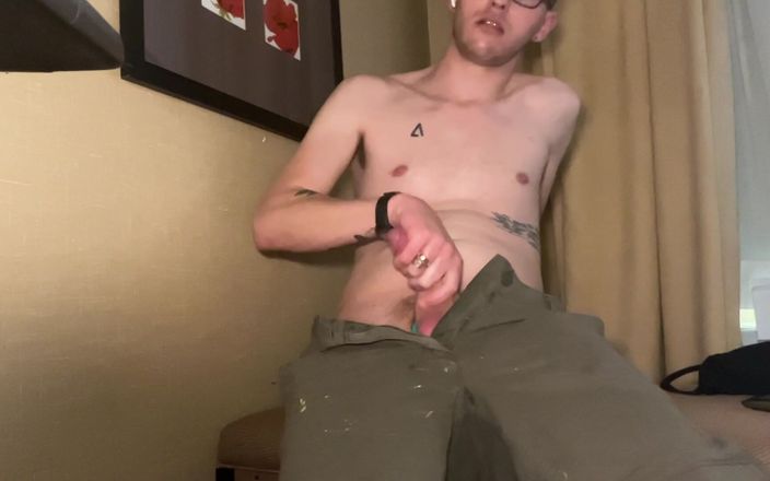 Ryan Cauthon: American Freeballin Army Green Cargo pantaloni scurți ejaculează