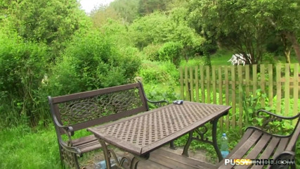 Czech Pornzone: Lesbian threesome outdoor playing