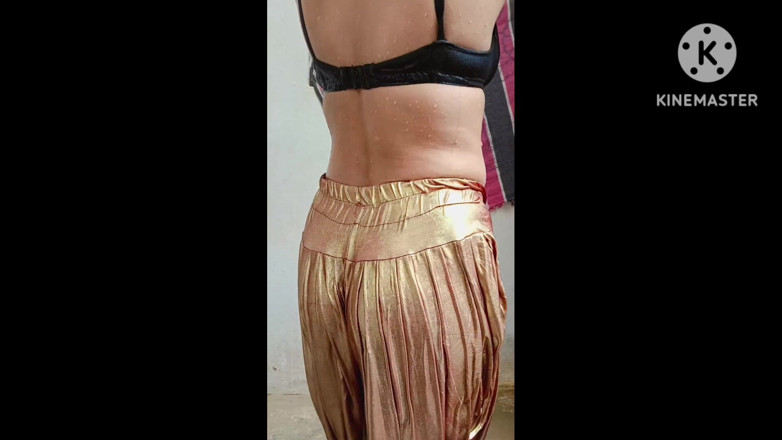 Ankurpriya000: Comment bhabhi s’habille-t-elle pour son amie, bain romantique complet, demi-sœur