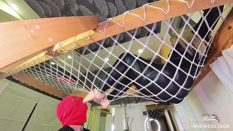 Mistress Legs: Hammock dewi menyembah bahagian 1 - sudut pandangan pertama menghisap dan perkhidmatan...