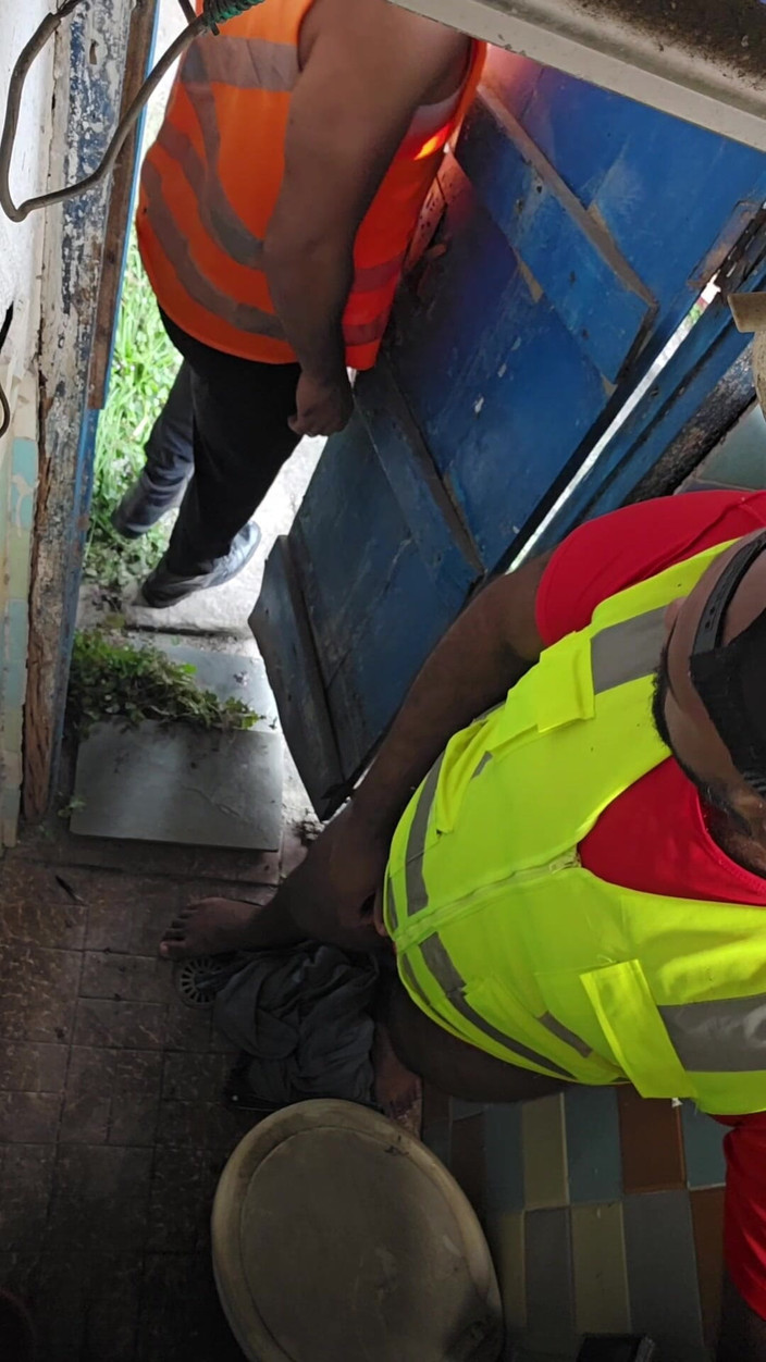 TheBlacKHunterr: Ванная на строительстве превратилась в шлюху