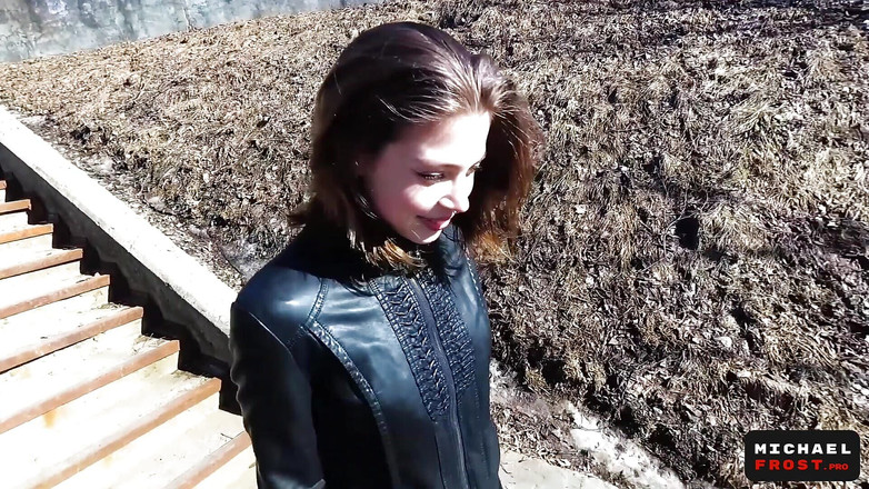 Michael Frost Pro: Very Risky Teen Games Blowjob in a Place and Flashing...