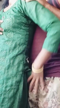 Sekce 17 Indická desi dívka kamarádka a přítel mají sex na staveništi v Hyderabadu