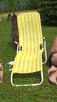 Des MILF blondes dans un quatuor avec des mecs bisexuels