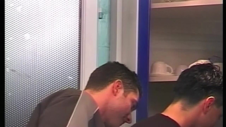 Boys boyz: Svalnatá Hunks Buší tvrdě bez sedla v šukání zezadu