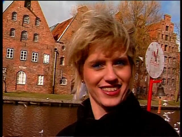 Lucky Cooch: Interview with some blonde chick