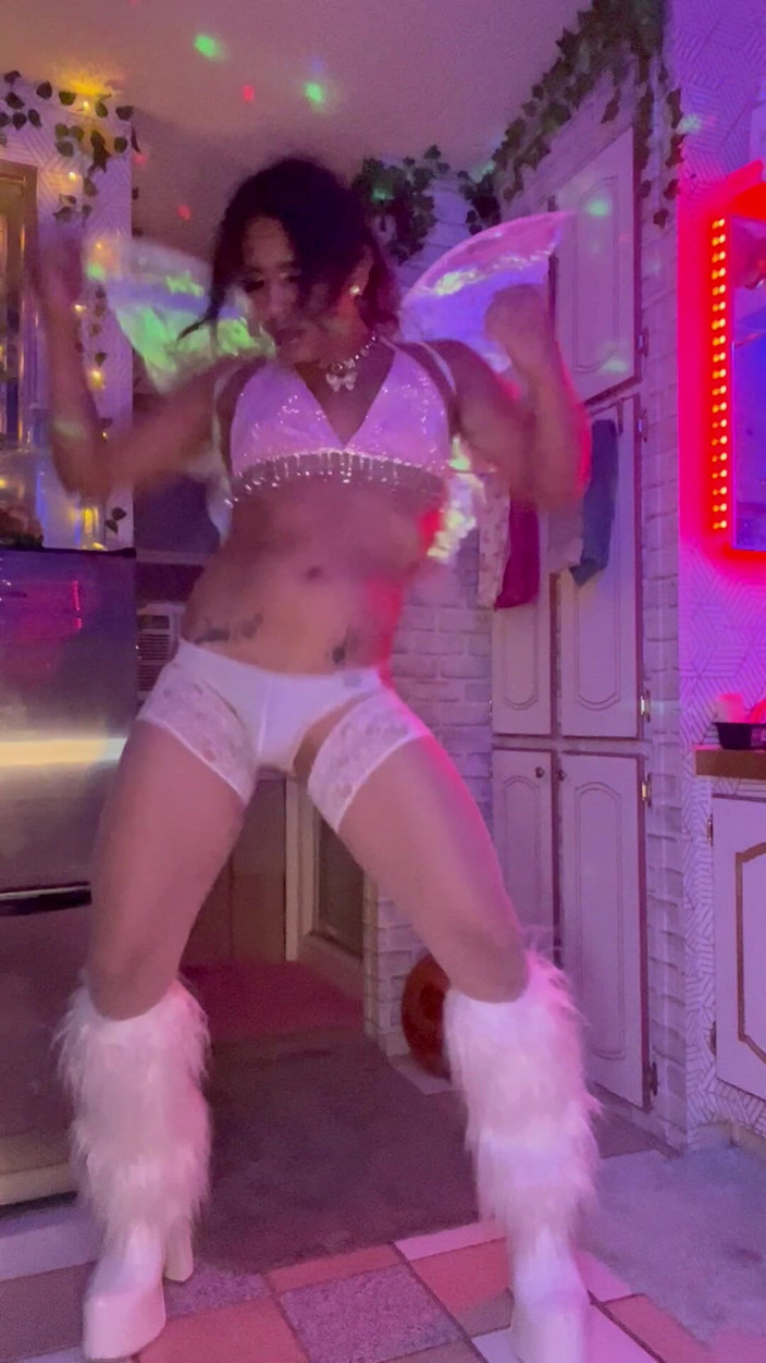 TSJade95: Estrela pornô dança