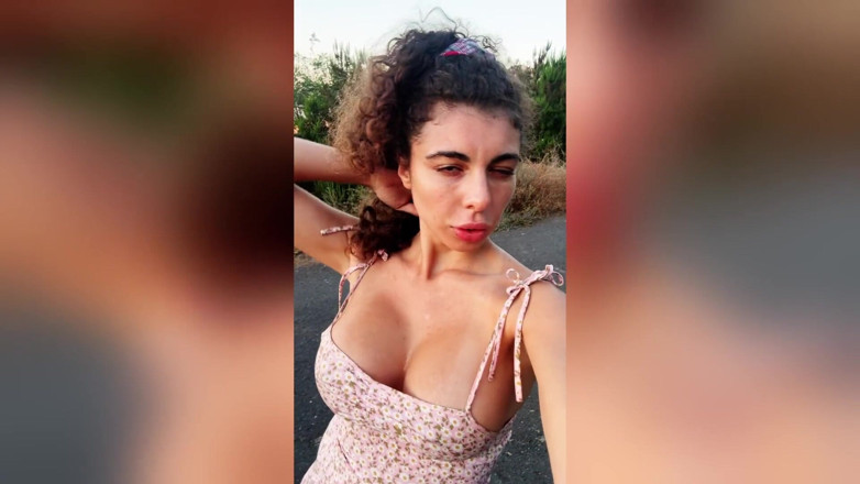 LadyAna: Riesgo en la calle con coño gigante