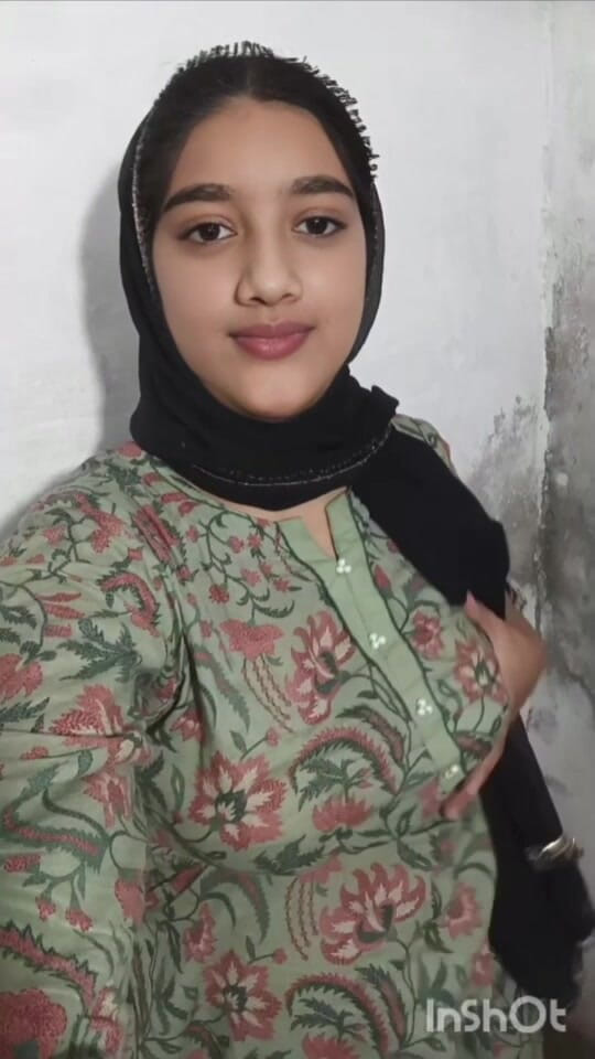 Naughty_Sana: Beautiful Hijabi Girl Showing Hot Big Boobs