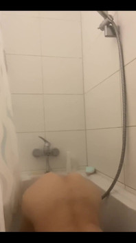 Solo in Shower 