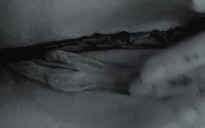 LilMunchkin_66: Sexy schätzchen squirtet in dessous