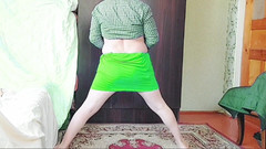 Kitty_Cross: Ragazza splendida trans che indossa paralume luccicante allo specchio