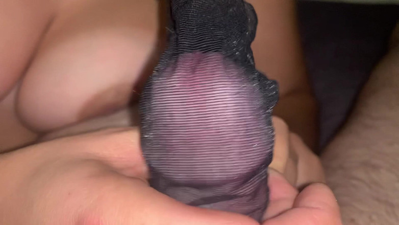 CoppiaCollant: Blowjob Through Pantyhose and Cum