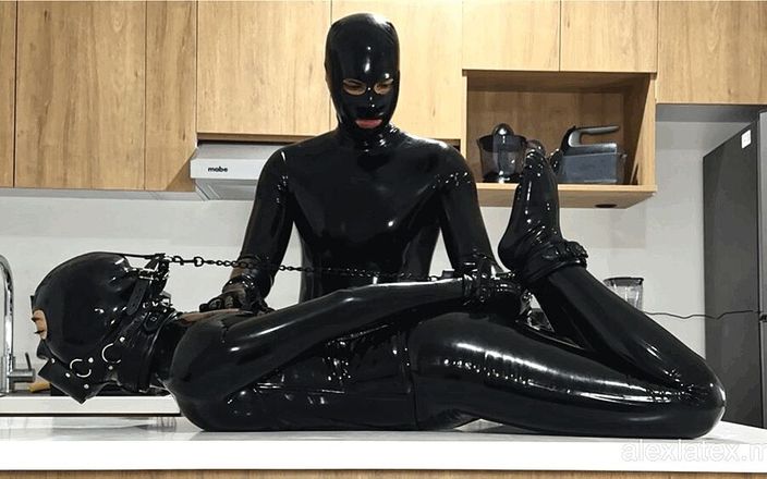 Alex Latex: Gloriosa en problemas video completo - Alex Latex
