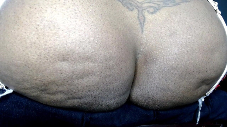 Maeling: Tiny Ebony Shrunk Boss Facesitting and Ass Crushing
