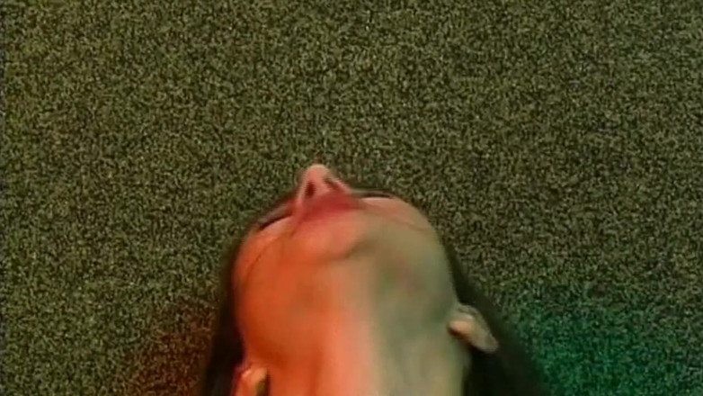 Inhonorof porn: 若くて未熟な女性が初めてアナルにチンポを受け入れる