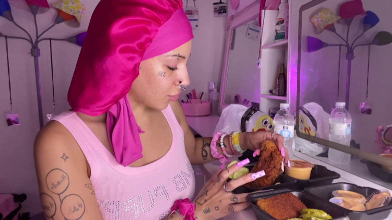 Nali Marie: Mukbang Spicy Food Asmr Long Nails Messy Facestuffing Vlog