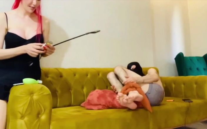 Mistressrola: Min styvson försökte störa mig