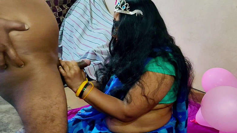 Annubhabhi4: Ibu rumah tangga India pada hari ulang tahunnya