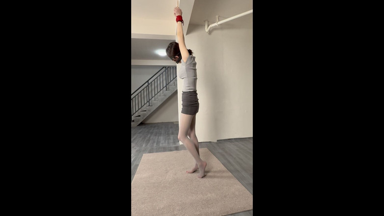 Yanmou: Ol tlustá šedá podložka na nohy visící + elektrický šok + bičování