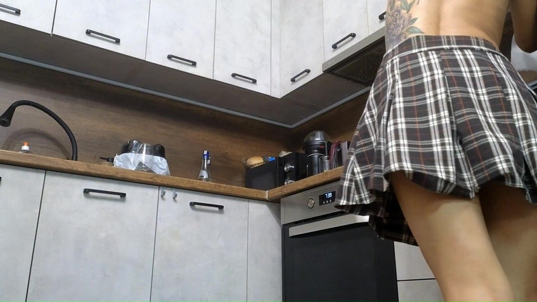 Sexbogove36: Komşunun azgın orta yaşlı seksi kadın adelaide'i sikiyor