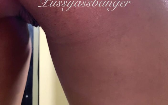 Gifttoobaby: मेरी परिपक्व साँवली सौतेली बहन खुद को फुहार छोड़ने से पहले अपनी बड़ी मोटी गांड मटका रही है