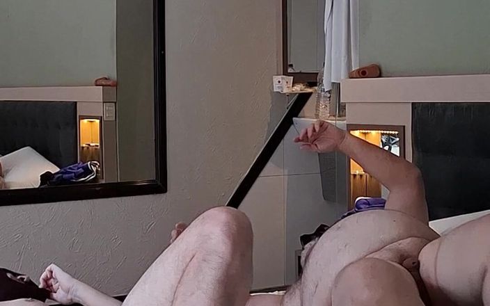 Combat and fetish: Jobber prohrál boj, teď musí zaplatit za tátu