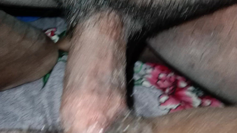 Xhtad studio: Šukám svou nejlepší kamarádku, zatímco její rodiče nejsou doma