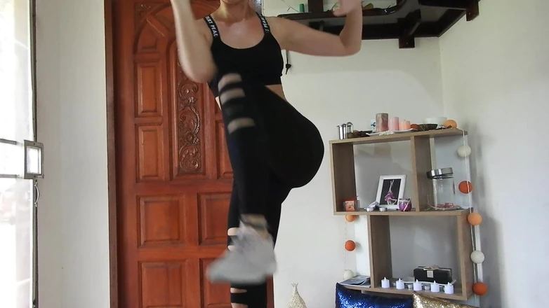 MissAnja_FH: Stinky Socks and Ultra Sweaty Sports Bra