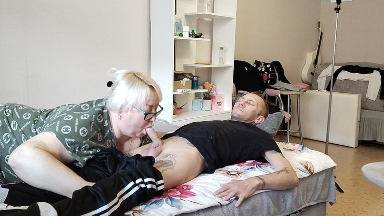 Zona901: 정액의 마지막 한 방울을 빨아주는 여친