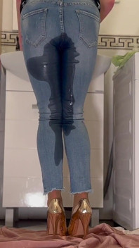Desperate Wetting My Jeans and Highheels