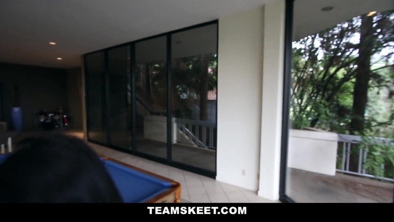 Team Skeet: Horny teen Brooklyn Rose bangs stranger in bathroom
