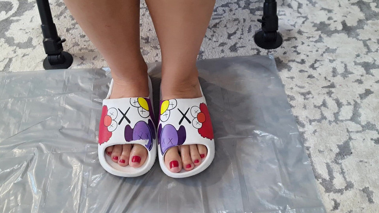 Adele Amber: SLINTÁNÍ NA NOHOU