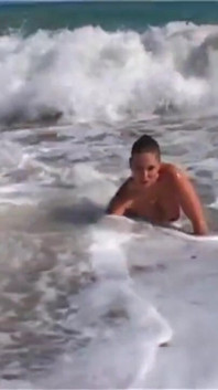 Sexy Video: Calia B Moře