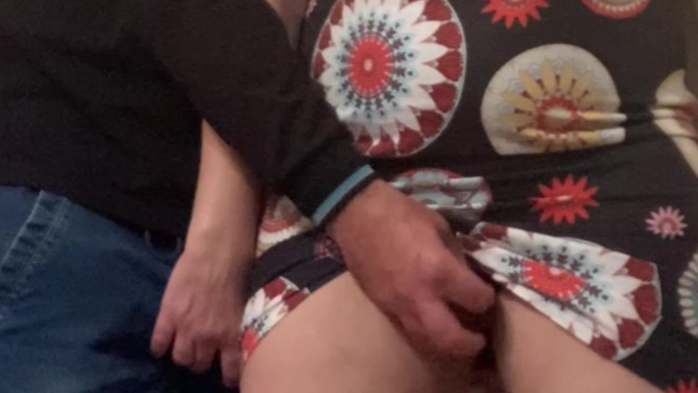 Niki studio: O Mijn god, een vreemde wreef hard over mijn poesje...