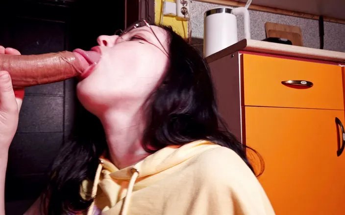 Vaisiti7: Stepfather, cum on my face like you cum on your...