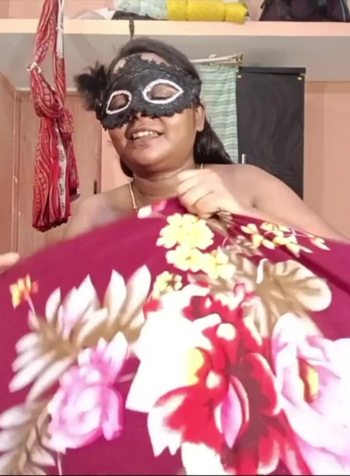 BeautyAnu: बड़े स्तन वाली देसी भारतीय आंटी वीडियो कॉल के साथ सेक्स टॉक