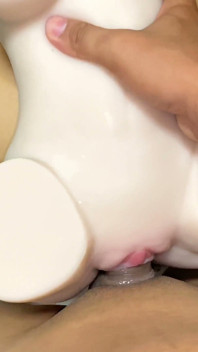ลูกพี่ลูกน้องชายของกูถูกจับได้ว่าใช้ตุ๊กตายันทาลย์ Dita