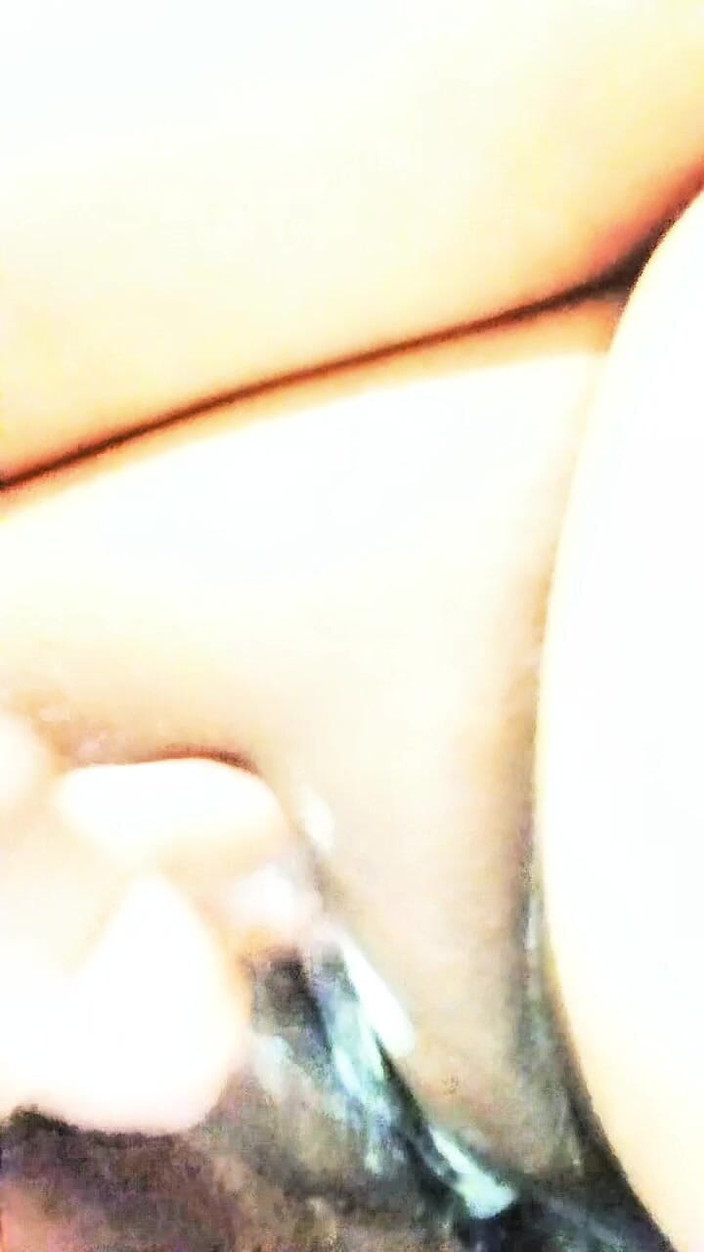 Favoritesonia2: Mainin Memek Sambil Fingering