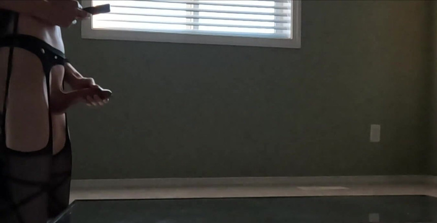 Mistress Mel: Я могу отсосать тебе спермой, хотя