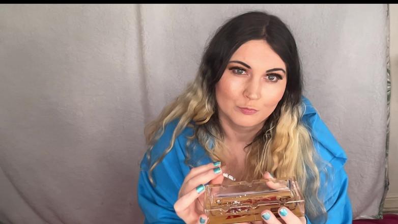 MissFFW: Grandota puta simplemente ama la cadena de fumar sus cigarrillos...