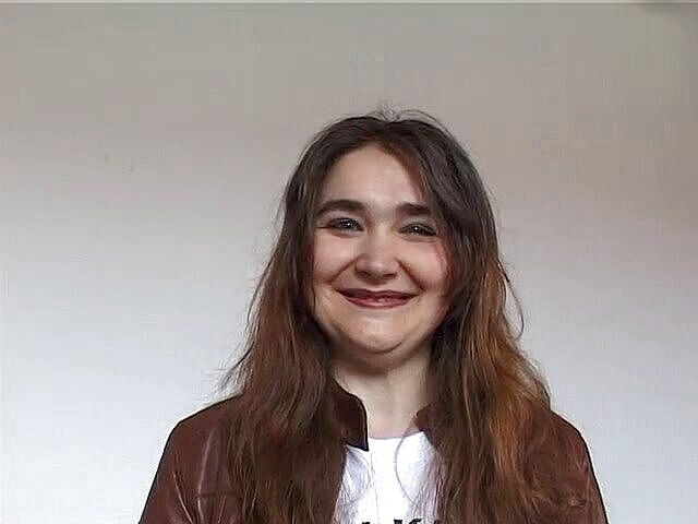 Lucky Cooch: Товста брюнетка грайлива перед камерою