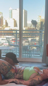 Bts - başka bir yoga seansı mı? Santana Red